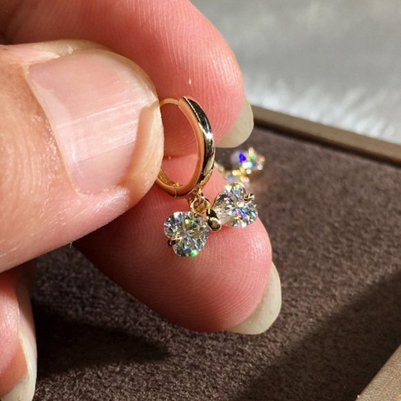 💥18K Gold Hoop Huggies Exquisite Crystal Bowknot Drop Dangle EarringsUNVN12488 - Picture 3 of 7